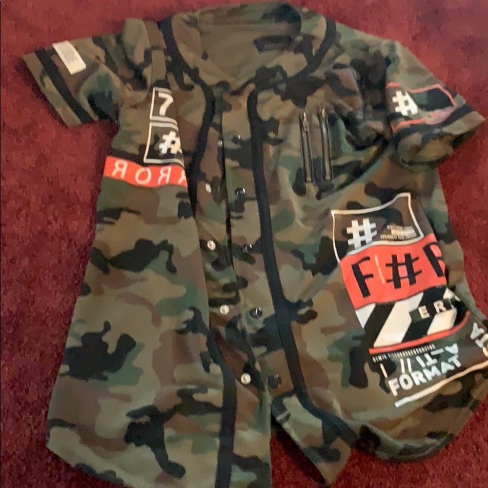 camo baseball shirt size s